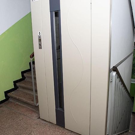 Lovely One Bedroom Apartment Nové Zámky Esterno foto