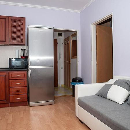 Lovely One Bedroom Apartment Nové Zámky Esterno foto