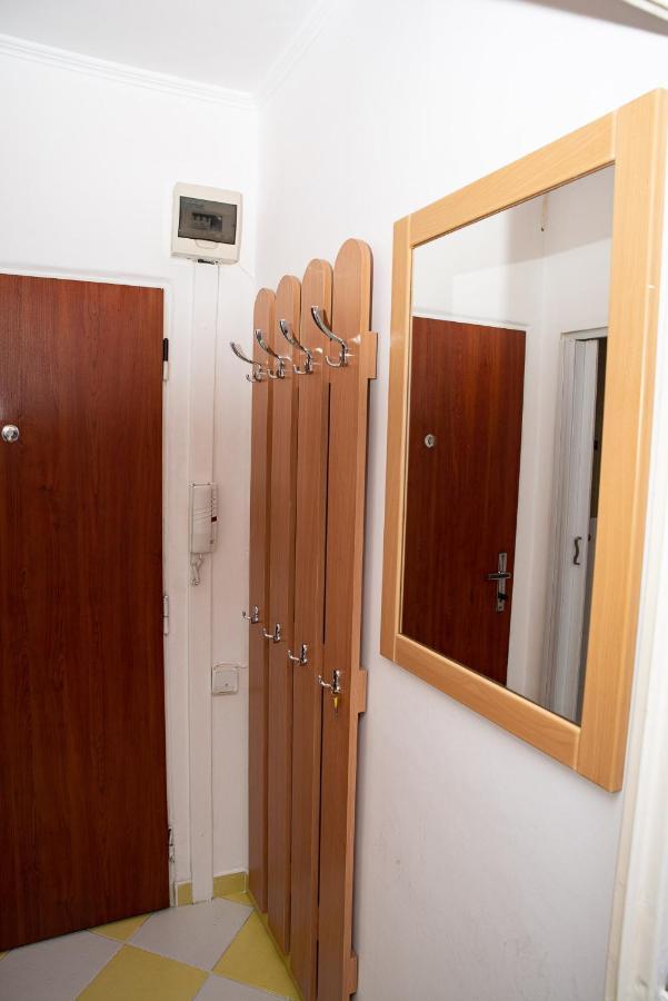 Lovely One Bedroom Apartment Nové Zámky Esterno foto