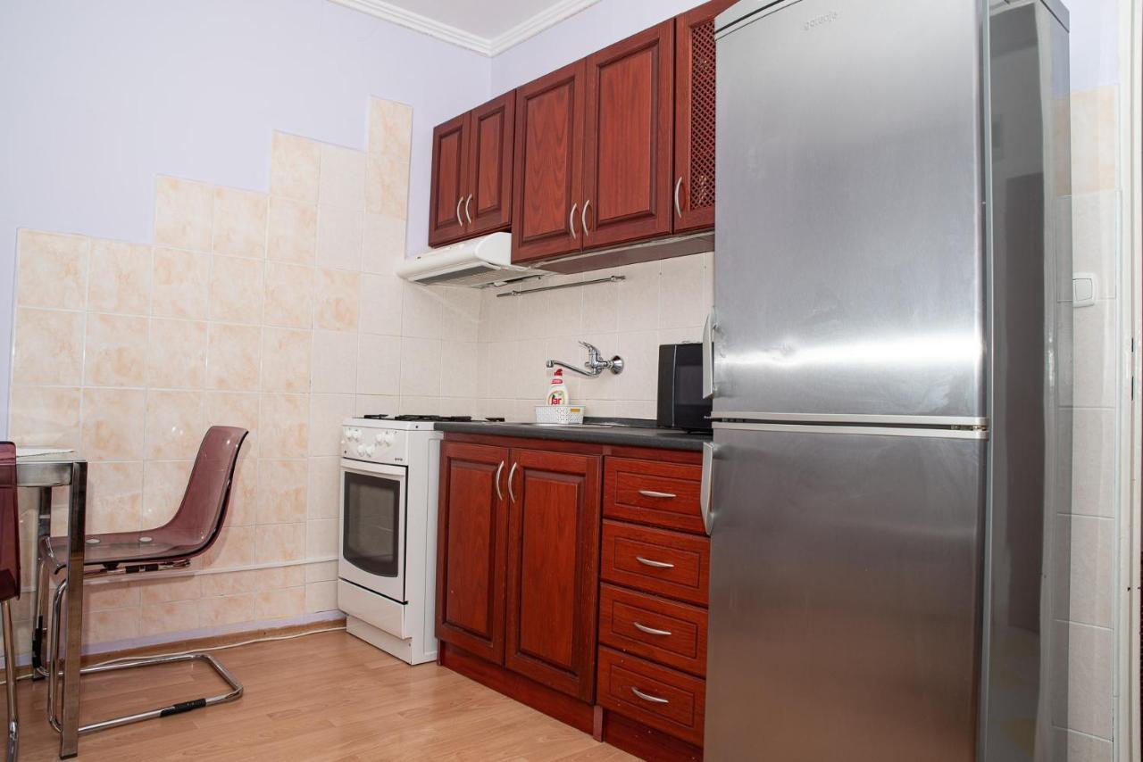Lovely One Bedroom Apartment Nové Zámky Esterno foto